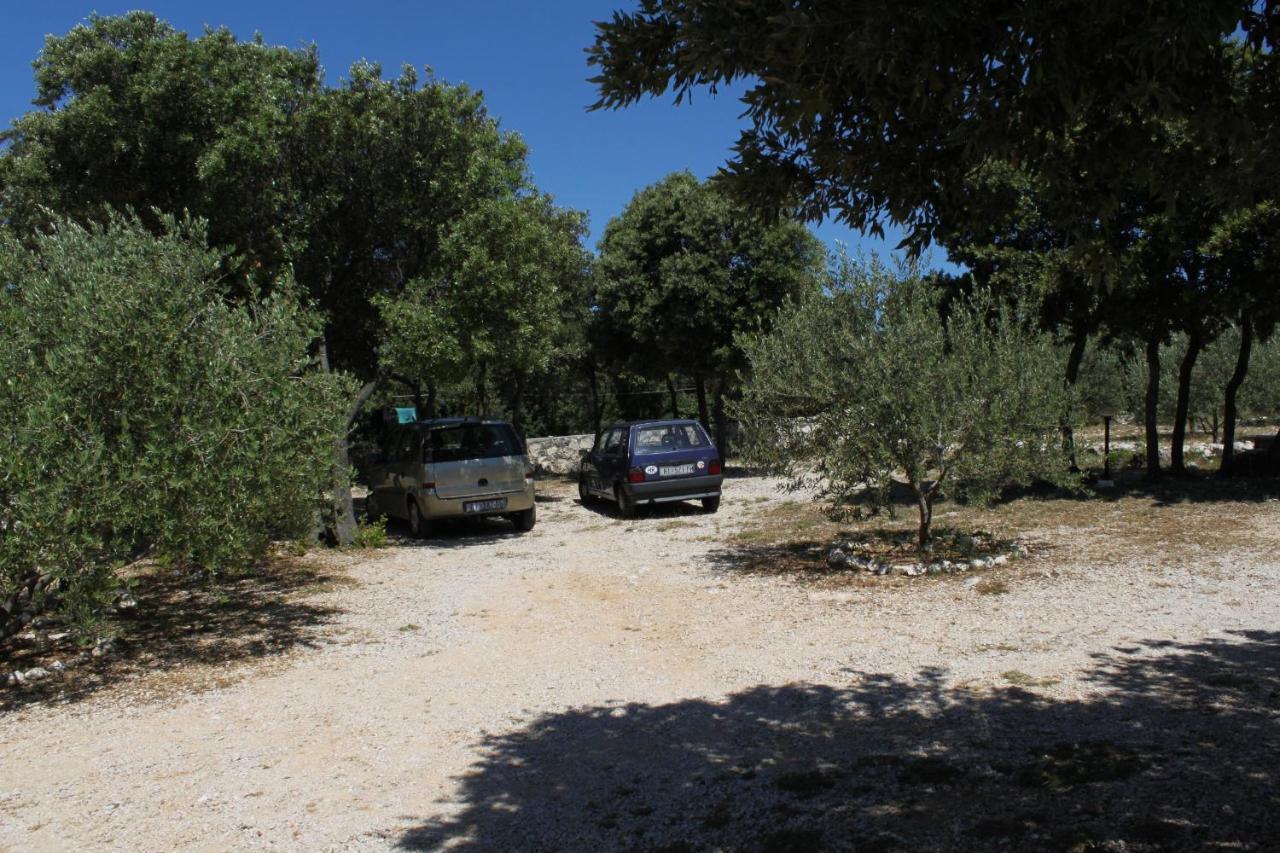 Apartments By The Sea Mandre, Pag - 6284 Kolan Exterior foto