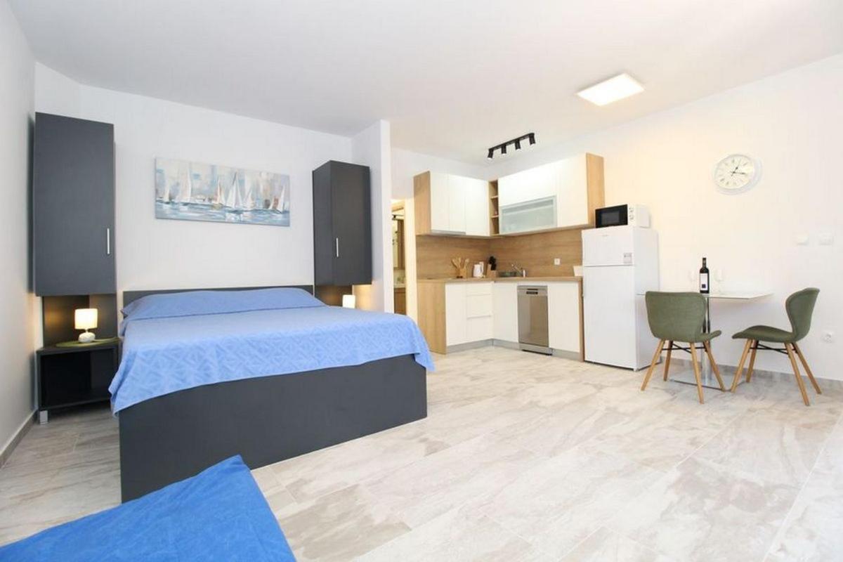 Apartments By The Sea Mandre, Pag - 6284 Kolan Exterior foto